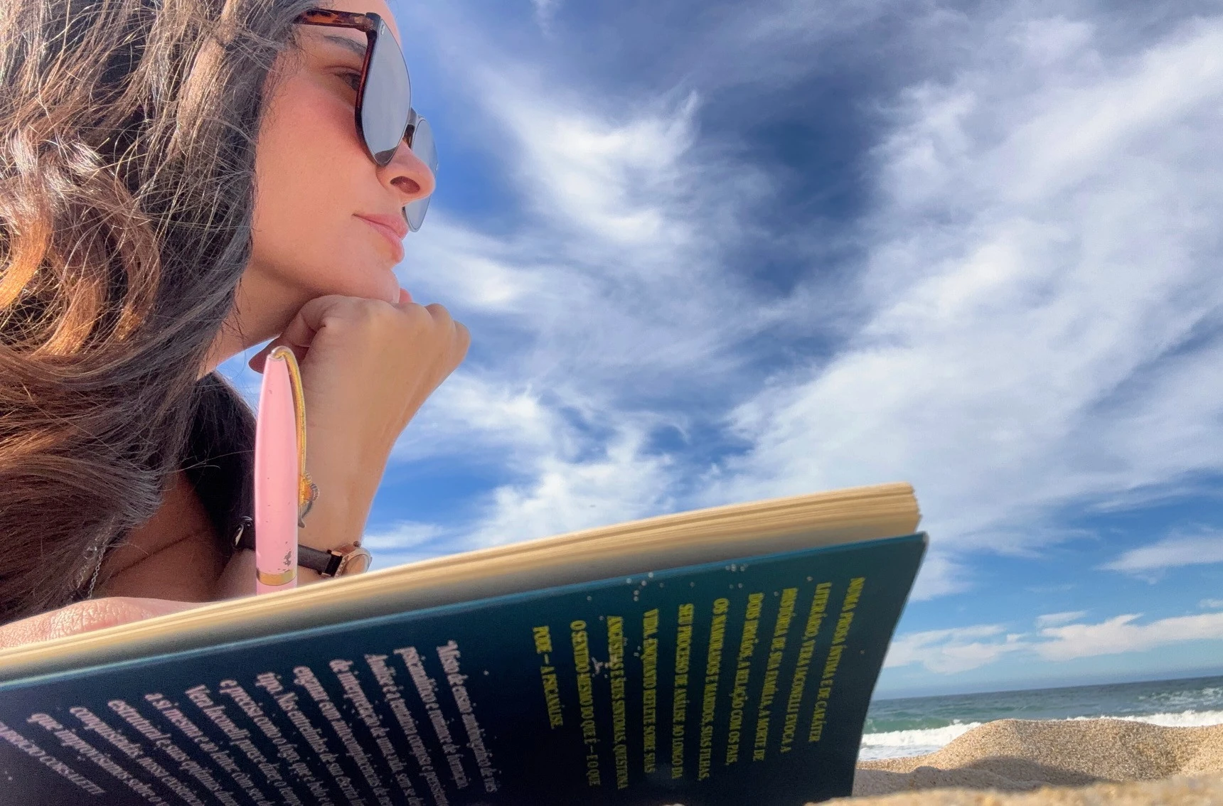 Paula Guimarães em contato com a natureza